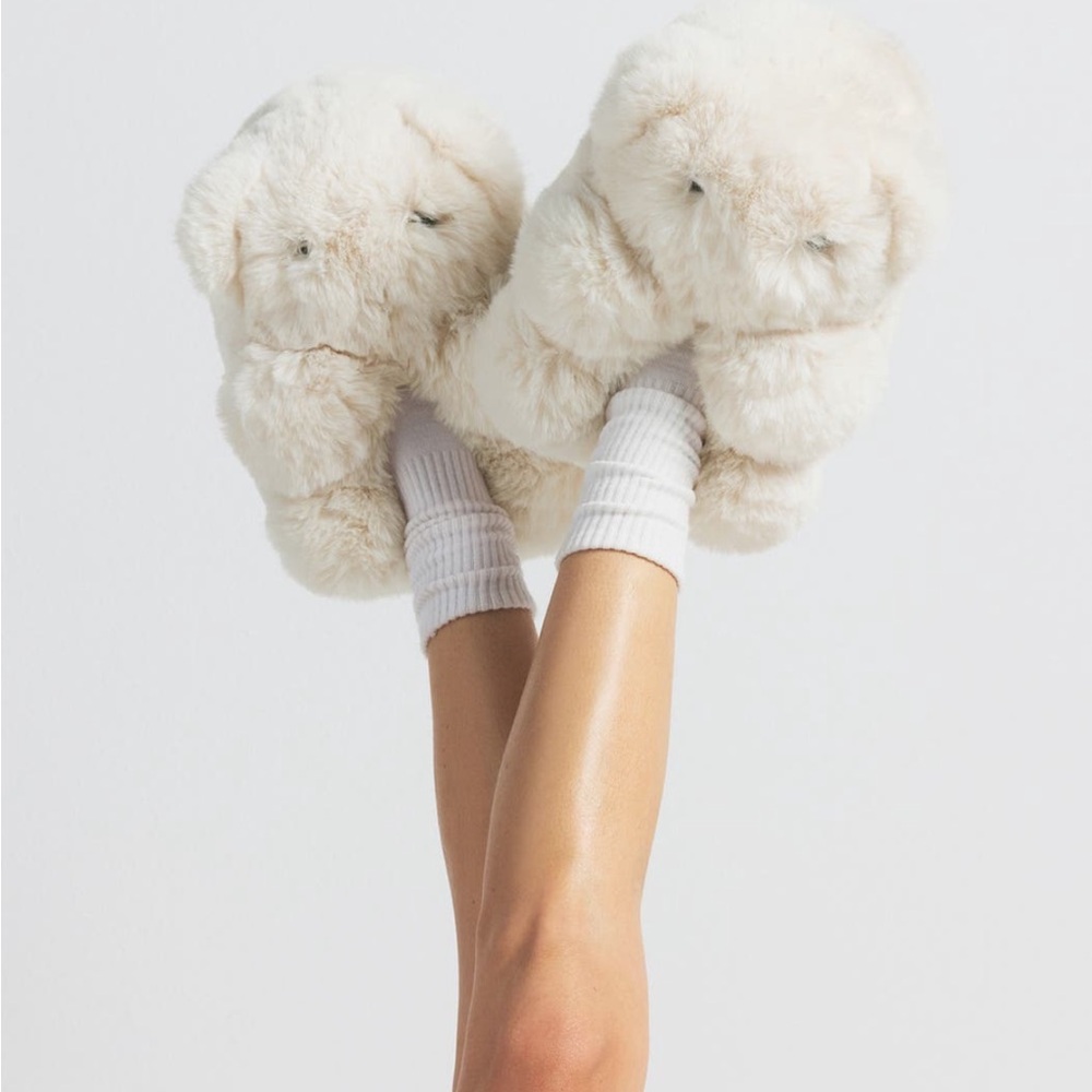 SKIMS White Teddy Bear Slippers.  Shoes
